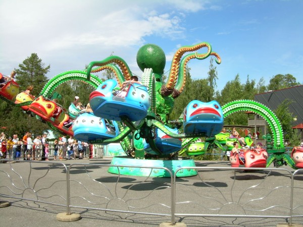 octopus ride at fairgrounds