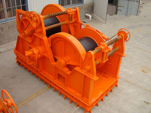 Hydraulic waterfall towing winch