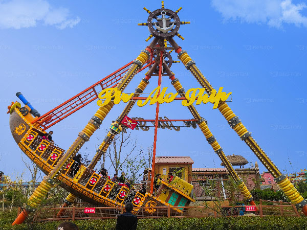 Pirate ship ride